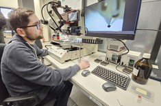 System do montażu struktur półprzewodnikowych w ZSEiT